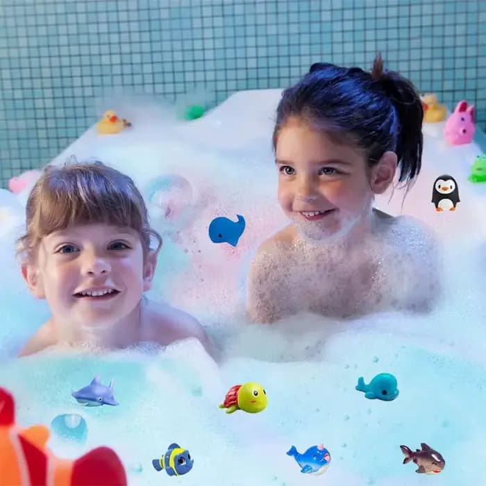 12 bombes de bain pour enfants par boîte avec des jouets surprise à l'intérieur, offrant une expérience de bain de niveau spa pour les enfants
