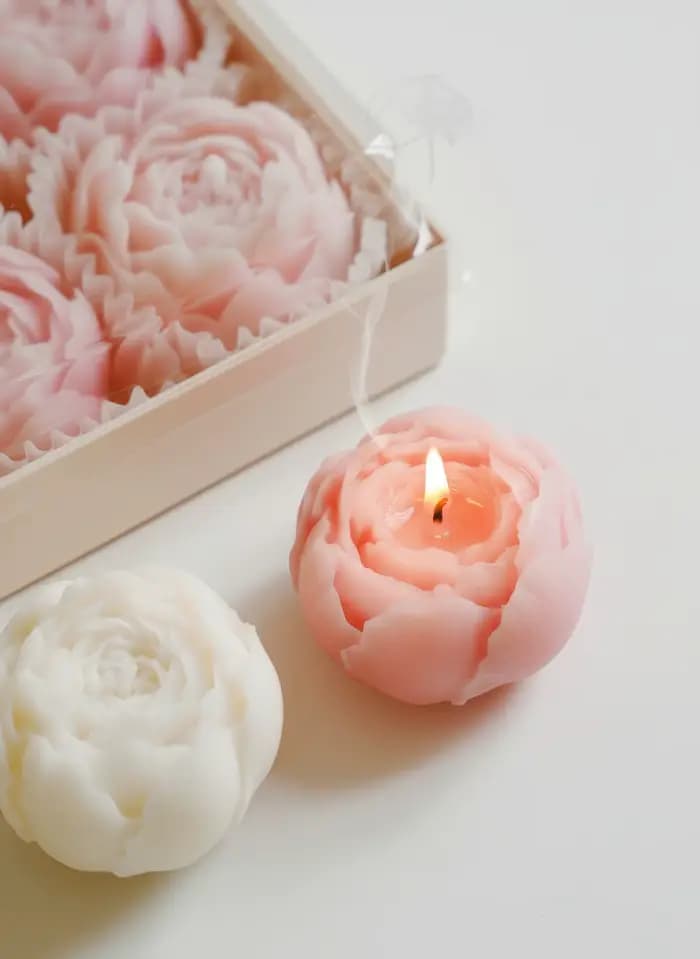 Bougie en cire de soja en forme de fleur de rose, lot de 4 coffrets cadeaux, bougies décoratives sans fumée faites à la main pour la décoration de la maison, anniversaire, cadeaux de mariage