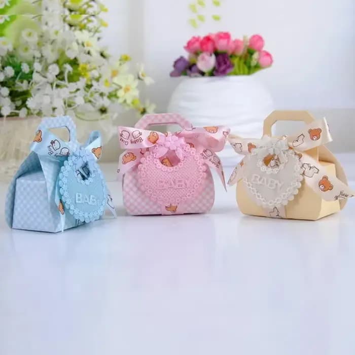 Boîte à bonbons de célébration de bébé, 50 pièces, bricolage, boîte-cadeau de fête prénatale, magnifiquement avec étiquette de bavoir et ruban, boîte d'emballage cadeau
