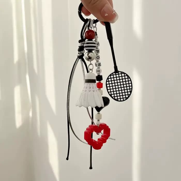 Porte-clés à breloques sur le thème du Badminton, loisirs, chaîne de sac, raquette, volant, perles en forme de cœur, accessoire de Style rétro Y2K, cadeau