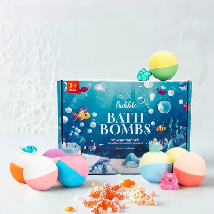 12 bombes de bain pour enfants par boîte avec des jouets surprise à l'intérieur, offrant une expérience de bain de niveau spa pour les enfants