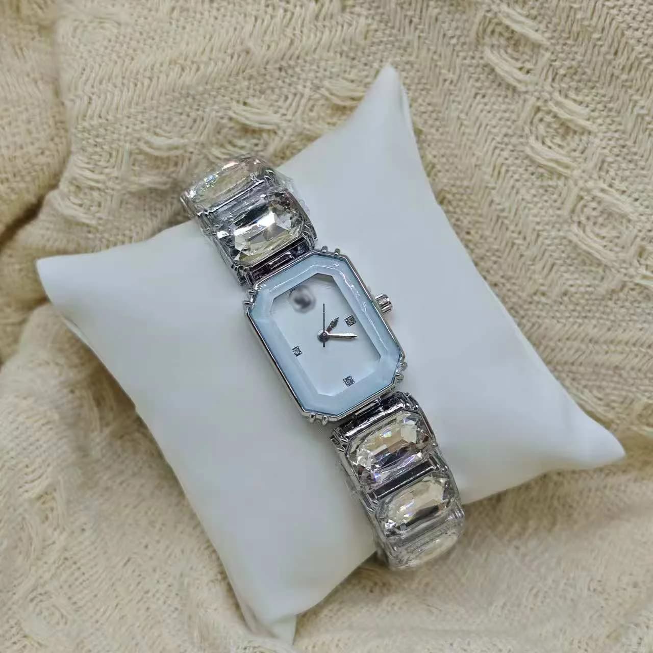 Bracelet en cristal tendance pour la fête des mères 2026, bijou à porter au poignet pour femme