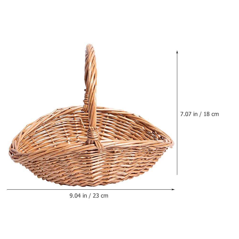 Panier de pique-nique en osier avec poignée, panier cadeau vide, paniers de récolte ouverts, fruits 