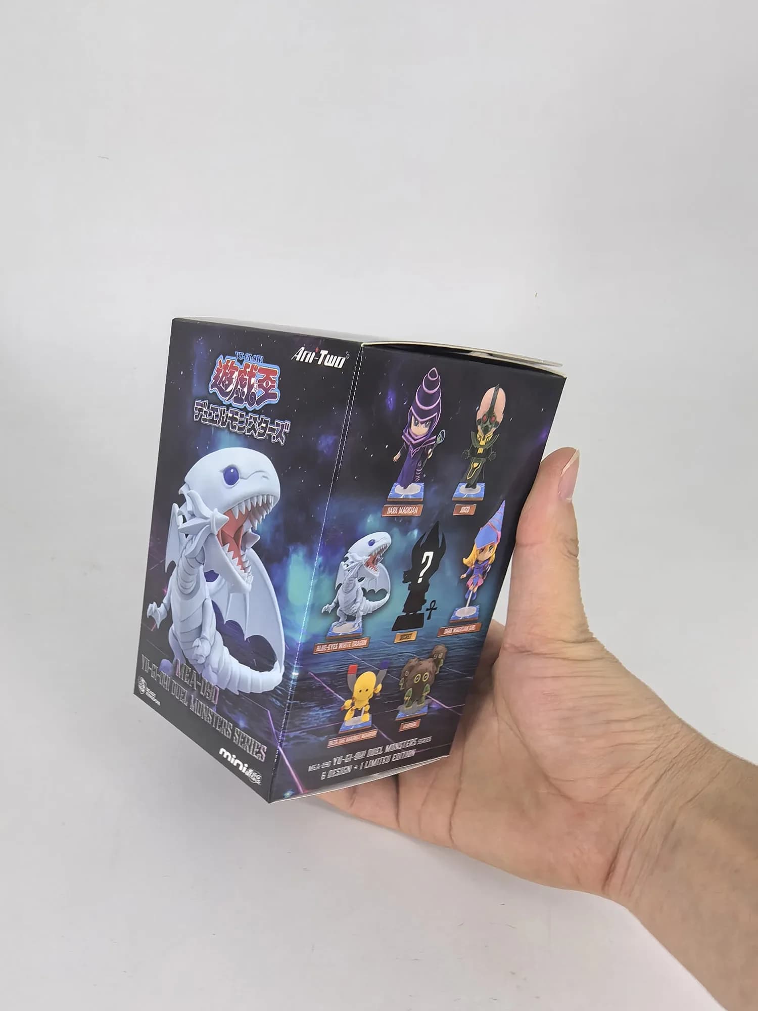 Yu-Gi-Oh! Yogioh Duel monstres série magicien foncé yeux bleus Dragon blanc Jinzo boîte aveugle cade
