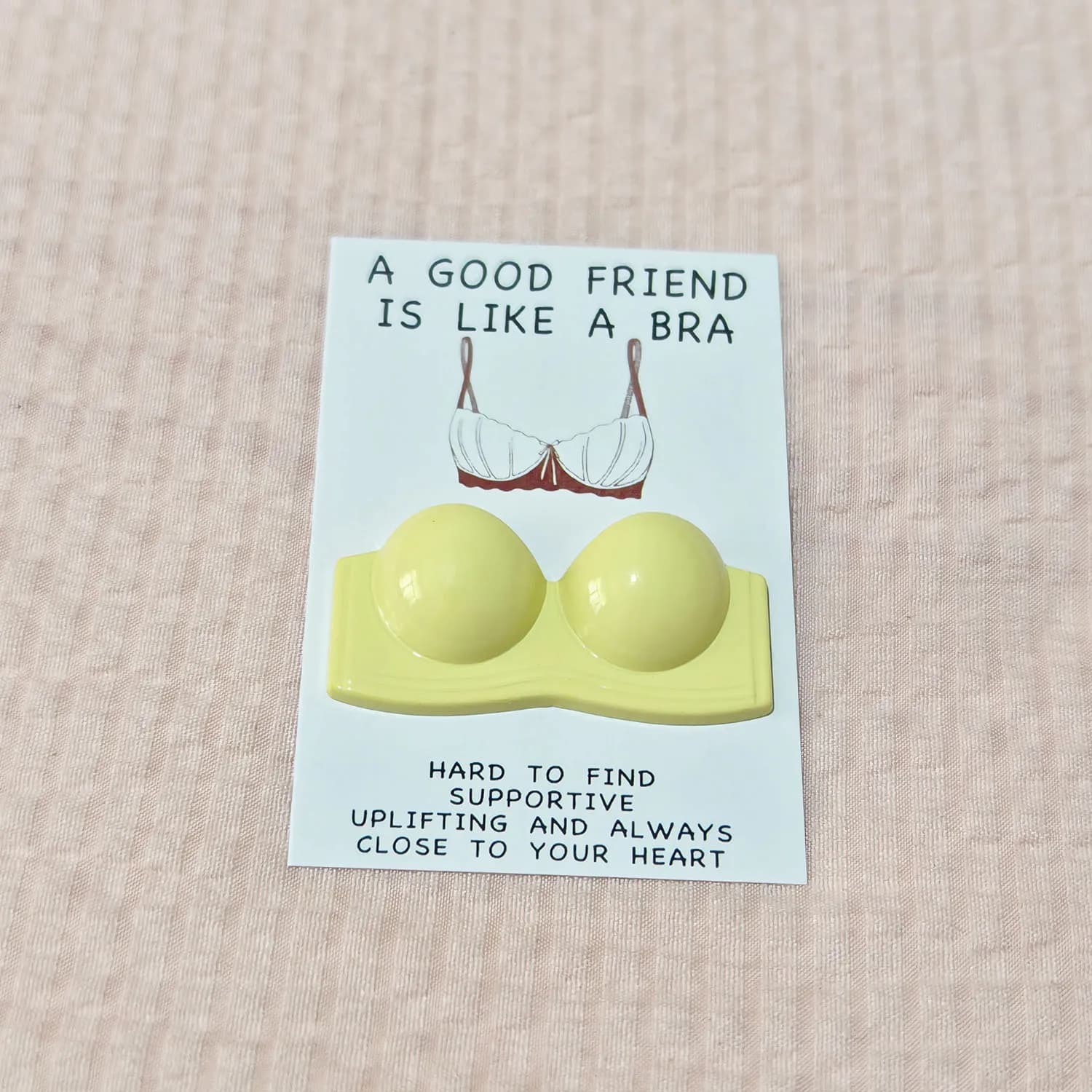Carte d'encouragement par déclenchement : un bon ami est comme un soutien-gorge – Parfaite pour le N