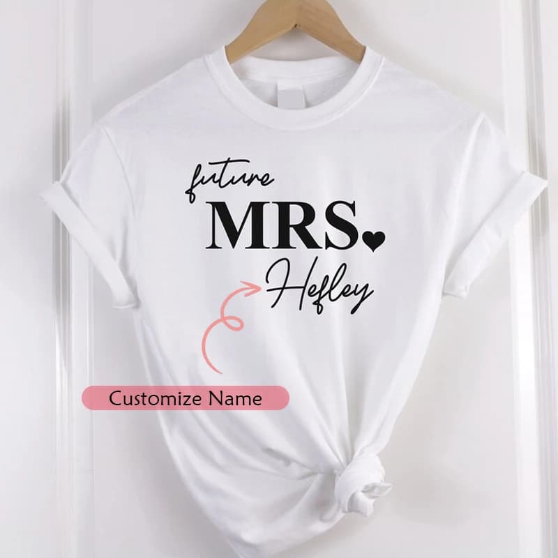 T-shirt blanc imprimé avec nom personnalisé, Future Mrs, cadeau de mariage personnalisé, fournitures