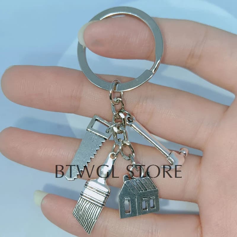 Porte-clés avec scies, marteaux, brosses de maison, outils de construction, cadeaux de vacances créa