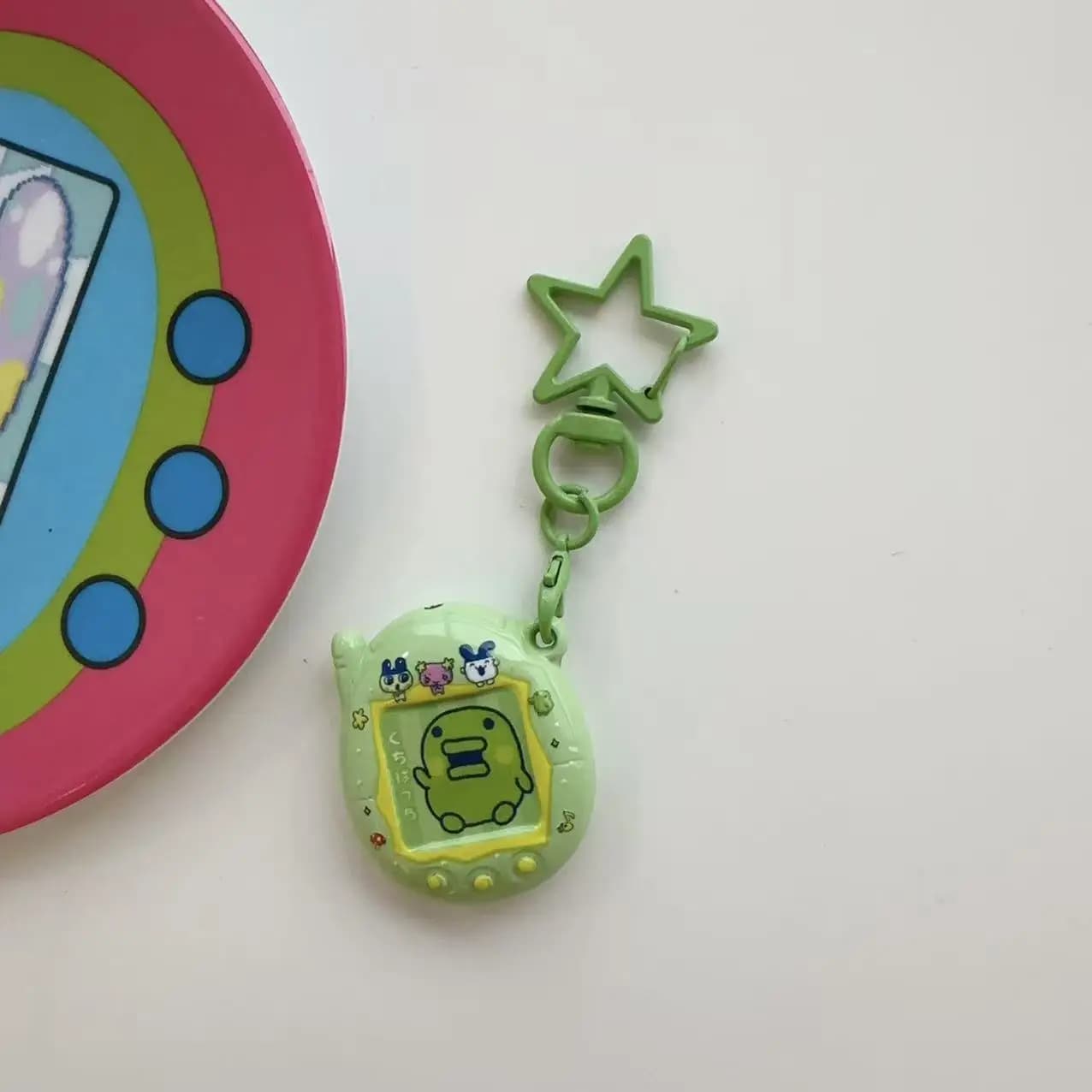 Porte-clés Tamagotchi super attrayant, mignon, style dessin animé, pour téléphone portable, accessoi