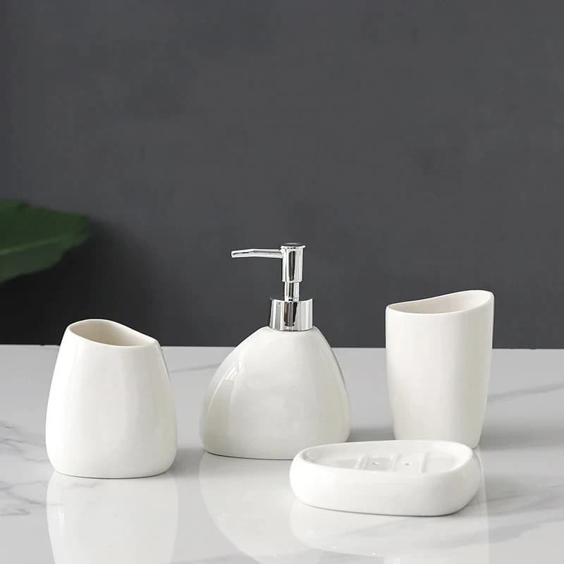 Ensemble d'accessoires dorés avec distributeur de rince-bouche et porte-brosse à dents, tasse Regina