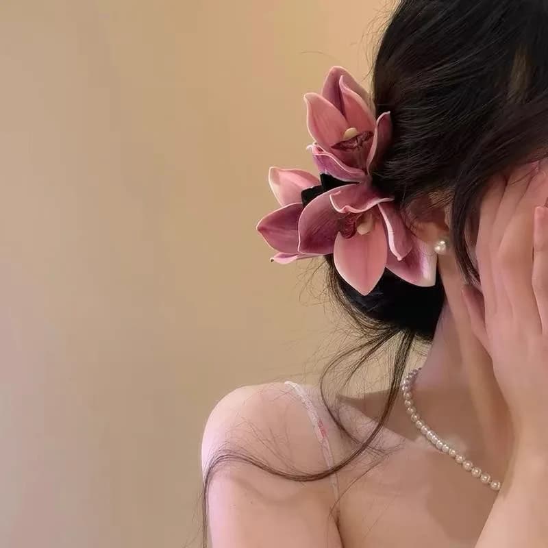    Superbe Pince à Cheveux Fleur d'Œuf, Accessoire Capillaire Haut de Gamme pour Coiffure Arrière, 