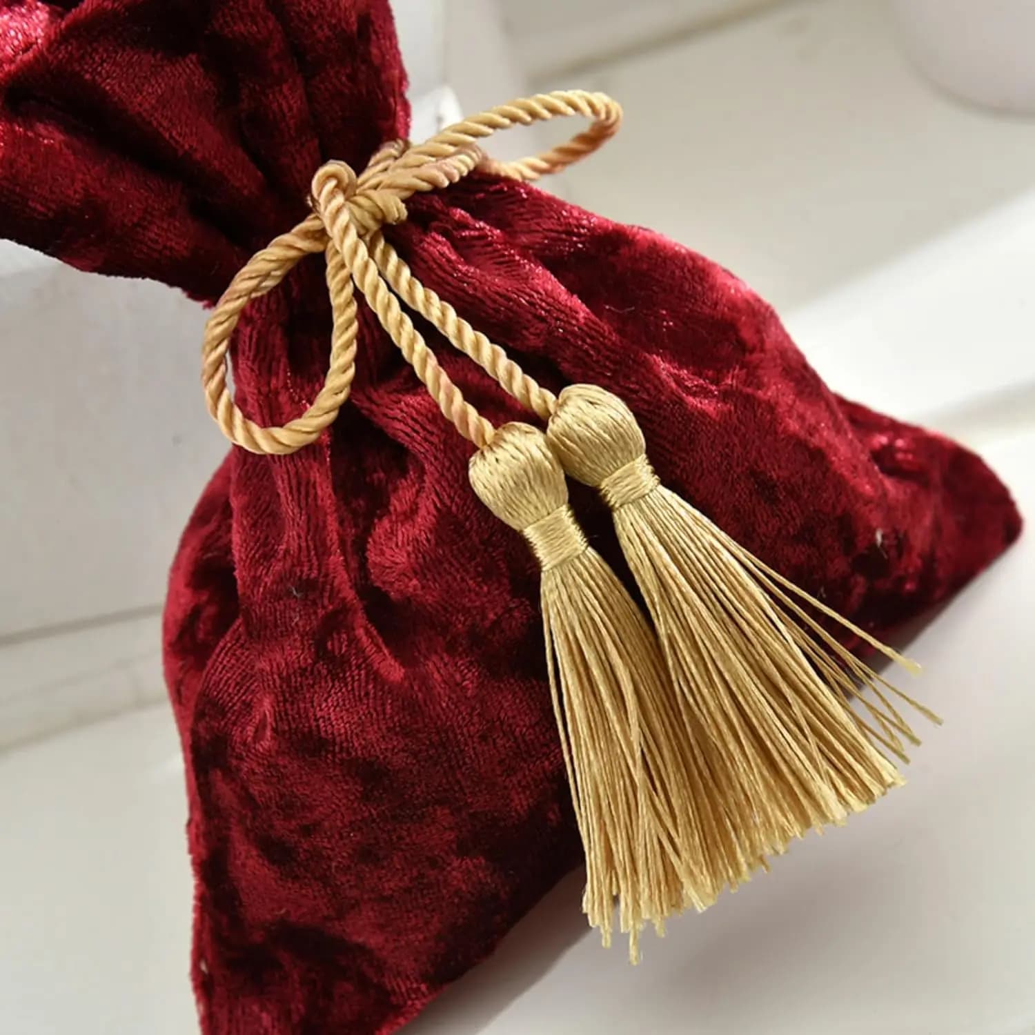 Sacs cadeaux en velours avec pompon, Poudres de bijoux, Poudres de proximité, Pochettes à chaîne de proximité, Sacs inquiets pour bonbons, Cadeau de mariage, Partie de Noël, 15 pièces