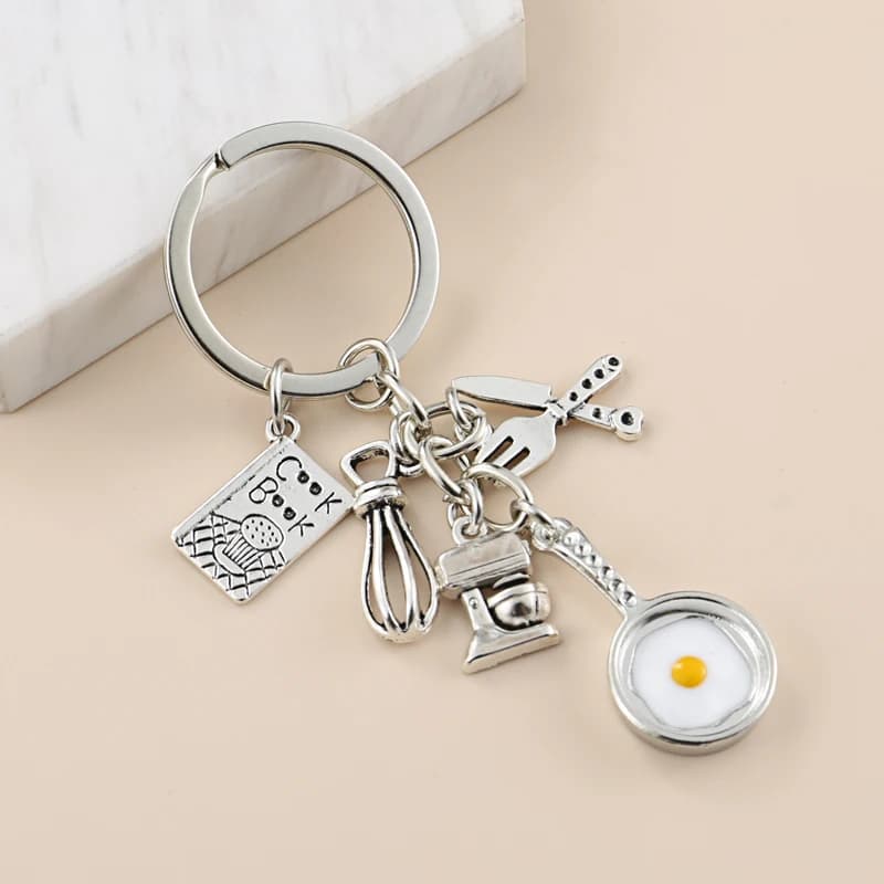 Nouveau porte-clés de cuisine dîner porte-clés livre de cuisine couteau et fourchette batteur mélangeur poêle porte-clés Chef cadeau bricolage bijoux faits à la main