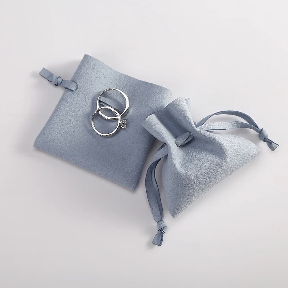 Pochette cadeau pour cadeaux de mariage de noël, petites pochettes chics en velours, emballage de bijoux en microfibre pour bagues, boucles d'oreilles et colliers