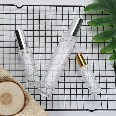 Flacon pulvérisateur en verre Transparent de 5ml, 10ml, 20ml, 30ml, 50ml, flacon d'échantillon en verre, Portable, Mini atomiseur de parfum, or, argent, bouchon noir