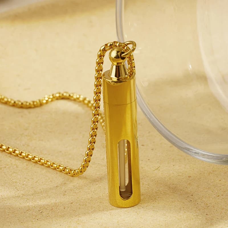 Pendentif de bouteille d'huile essentielle de parfum creux créatif, en acier titane, verre intégré, personnalité, collier pour hommes et femmes, cadeaux de fête