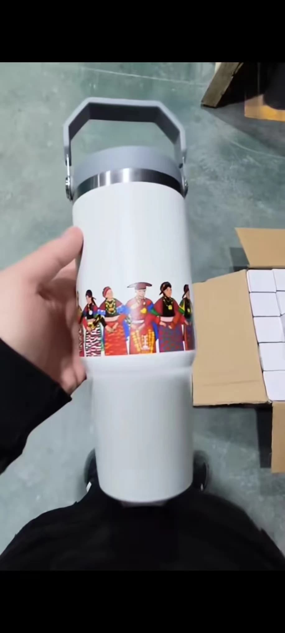 Cadeaux de fête des mères pour maman de fille et fils - Gobelet à café isolé en acier inoxydable de 20 oz avec couvercle - Cadeaux d'anniversaire pour maman