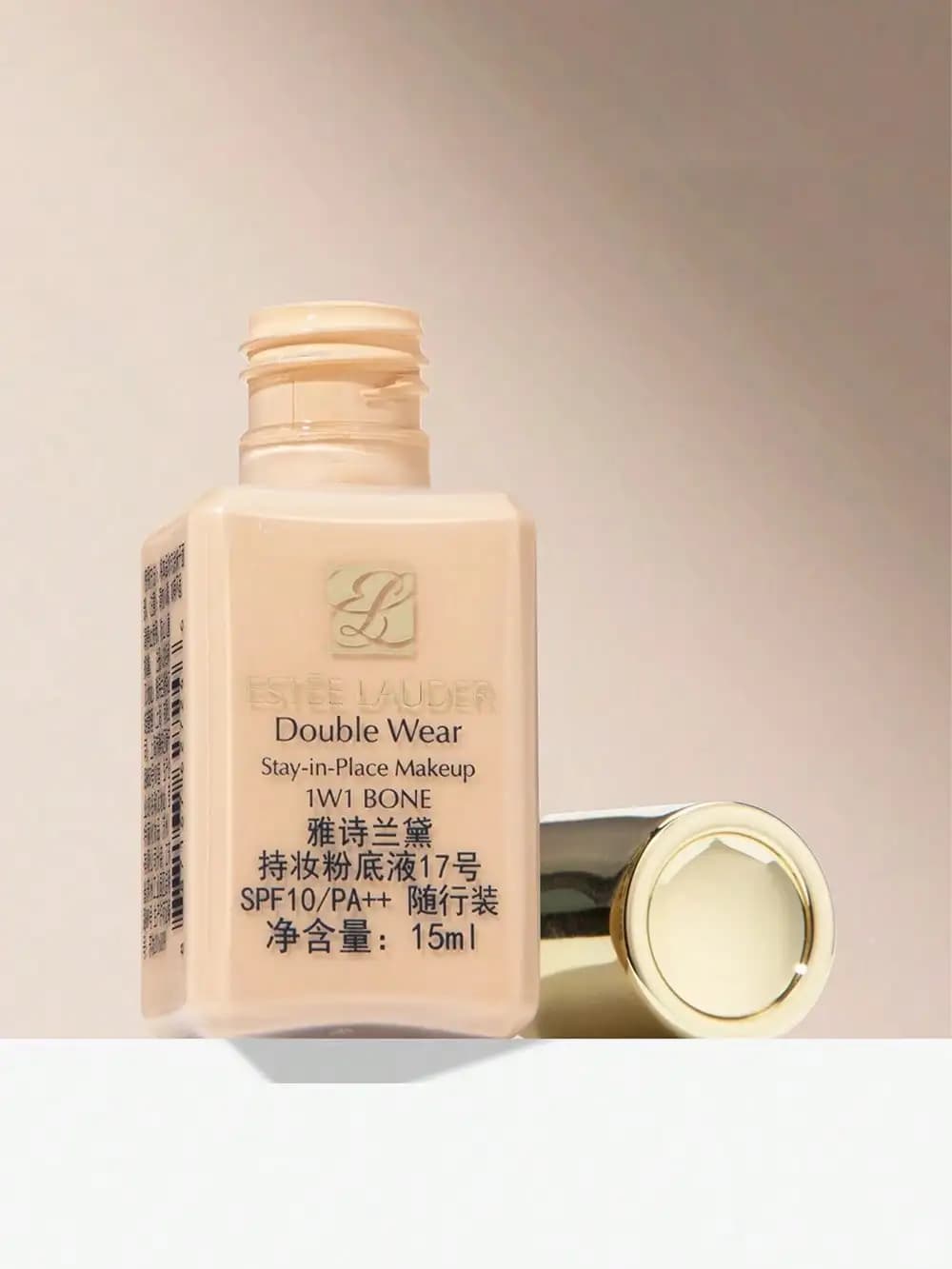 Fond de teint longue tenue Estée Lauder Double Wear Sheer 2C0 Cool Vanilla sans huile, tenue 24H, fini mat, anti-cernes, résistant à l'eau et à la transpiration