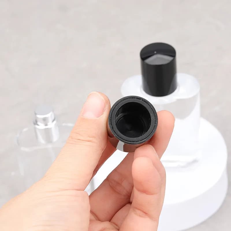 Bouteilles de parfum vides 5 pièces, flacons de pulvérisation de parfum en verre de 50 ML, sous-bouteille d'échantillon de parfum haut de gamme à vis Portable de voyage