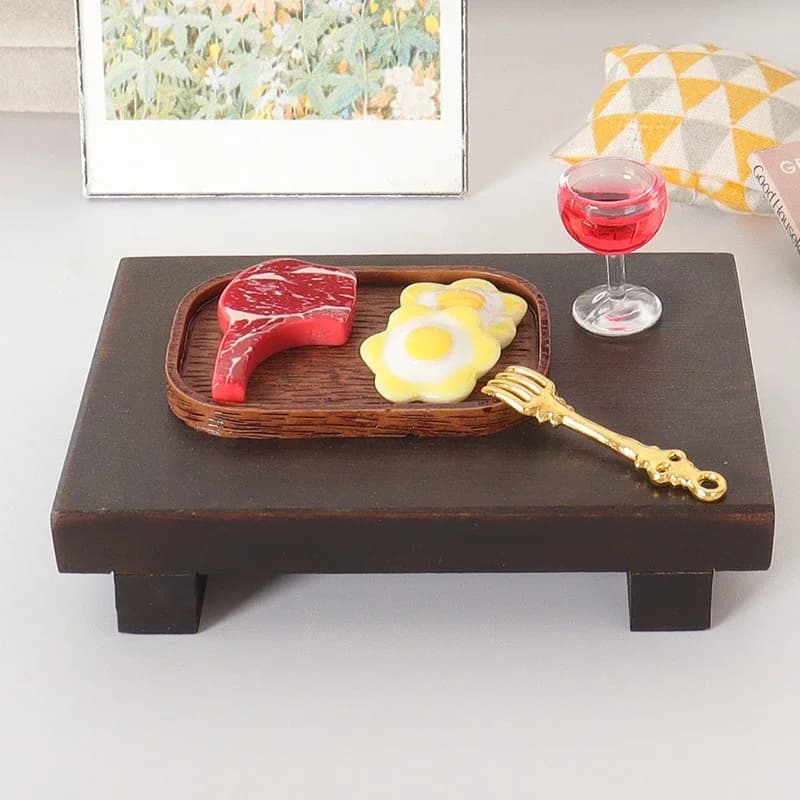 Charmant accessoire pour maison de poupée – Ensemble de salle à manger simulé avec steak, pâtes et verre à vin rouge