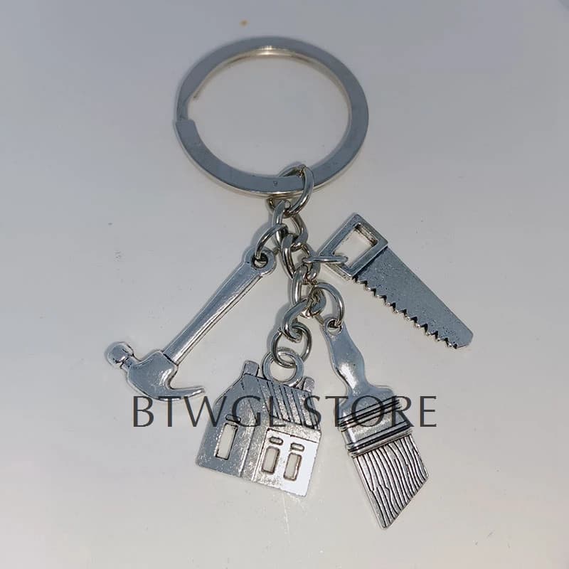 Porte-clés avec scies, marteaux, brosses de maison, outils de construction, cadeaux de vacances créatifs, 007