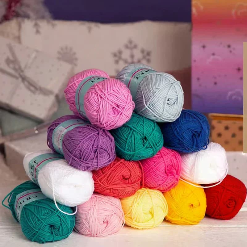 Boîte surprise en fil et crochet de 24 jours avec crochets, accessoires et motifs