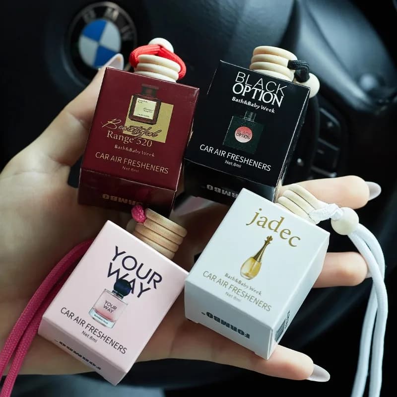 Bouteille de parfum parfum de voiture