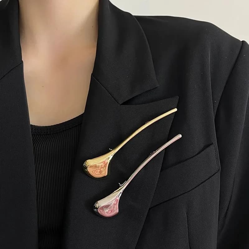 Broche vintage en métal brillant en forme de feuilles de Ginkgo pour femme, accessoires de mode exquis pour costume, épingles de corsage, bijoux de fête, cadeaux