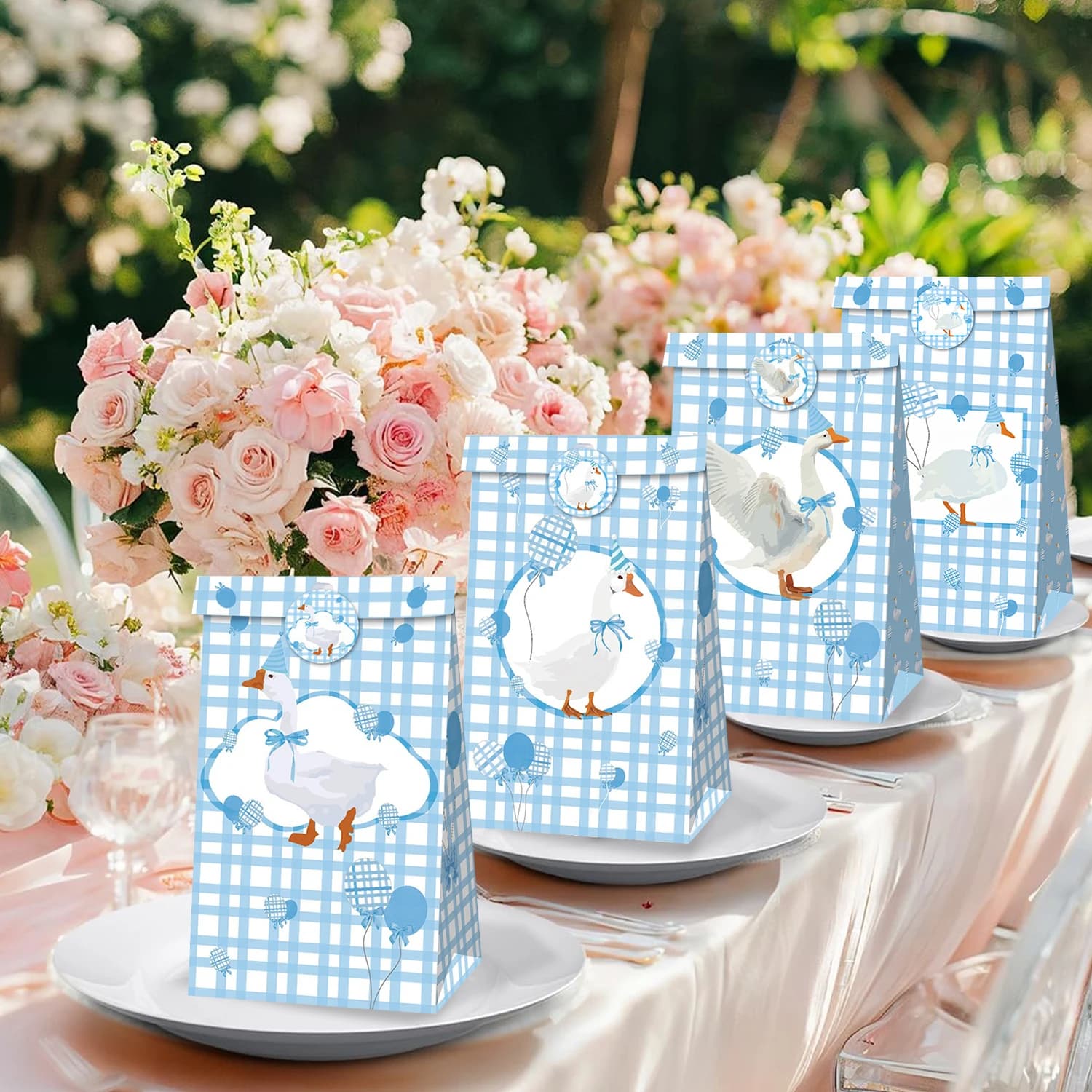 Sacs cadeaux pour animaux de ferme, 12 pièces, cadeaux de fête, cadeau d'oie de ferme, sac en papier Kraft avec autocollants, fournitures de décoration pour fête d'anniversaire sur le thème de la ferm