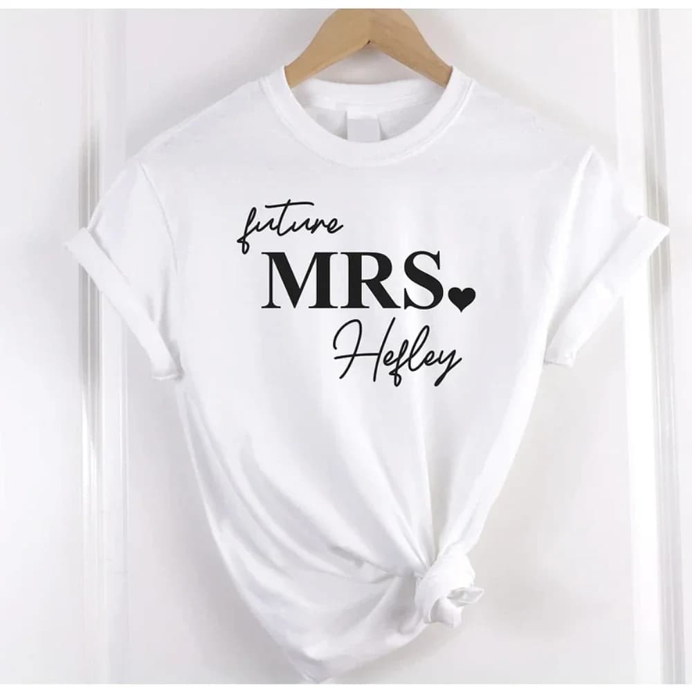 T-shirt blanc imprimé avec nom personnalisé, Future Mrs, cadeau de mariage personnalisé, fournitures de décoration pour enterrement de vie de jeune fille, réception nuptiale
