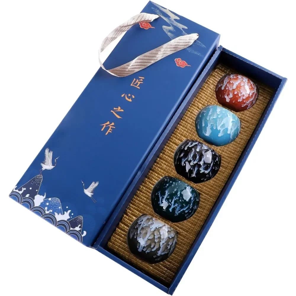 Coffret cadeau et cinq éléments