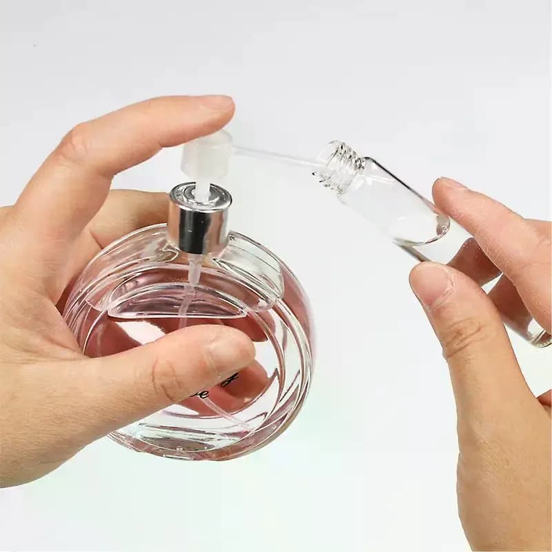 Bouteille de parfum 12ml, Tube carré en aluminium, distributeur de parfum, vaporisateur Ultra-fin, cosmétiques portables, récipient de voyage vide