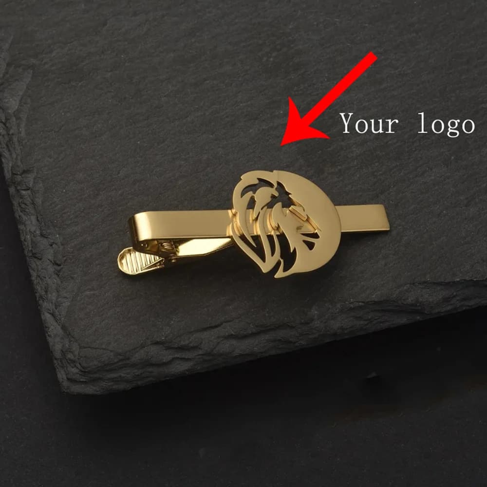 Personnalisez des pinces à cravate, des logos d'entreprise, des badges personnels et d'autres designs pour créer un cadeau de mode unique pour homme