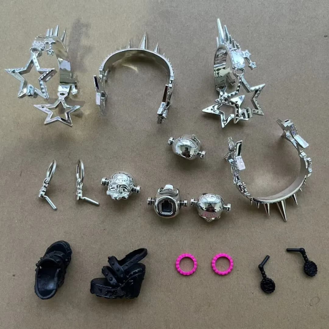 Pièces de poupée monstre DIY : Accessoires originaux, boucles d'oreilles, colliers, chapeaux, baguettes, ceintures, couronnes, éléments de personnalisation