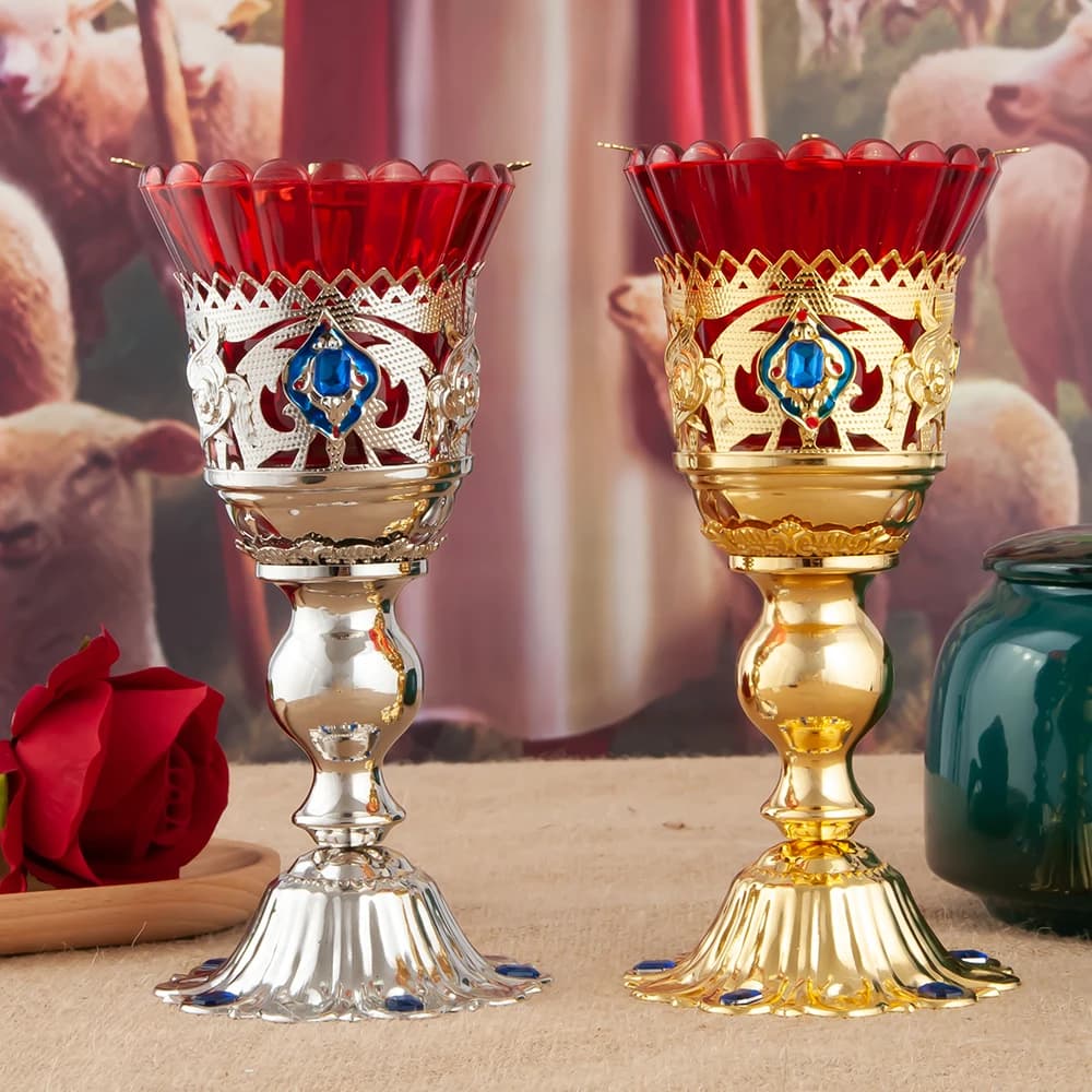 Bougeoirs d'église en métal doré Antique, avec tasses en verre rouge, décor d'autel chrétien, cadeau de cérémonie religieuse pour les vacances à la maison