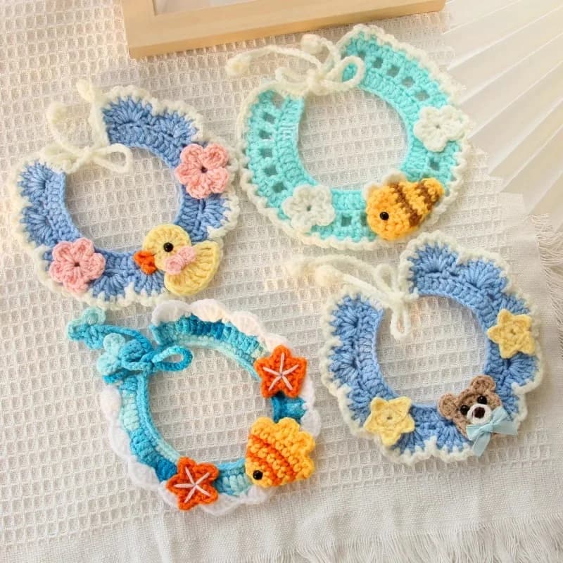 Colliers et bavoirs pour chiens et chats