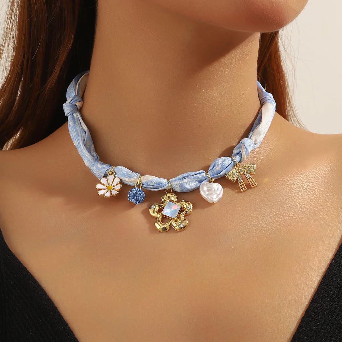 L'accessoire de Noël ultime! Collier foulard en soie huit de dopamine avec nœud de luxe, bijoux festifs et joyeux pour femmes