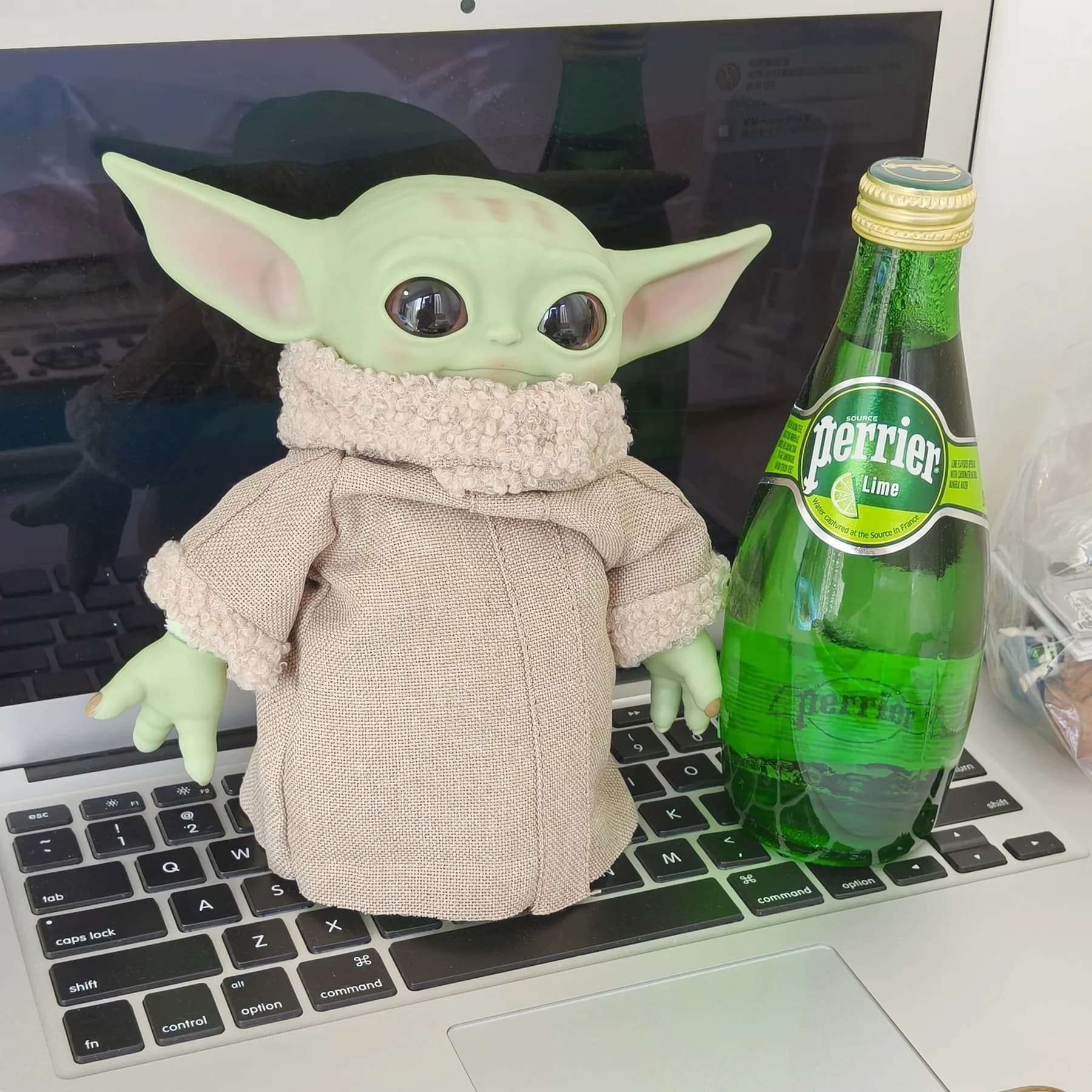 30CM 17CM Yoda bébé figurine Star Wars Kawaii Yoda peluche poupée vrais vêtements modèle jouets mignon poupée chambre ornement cadeau