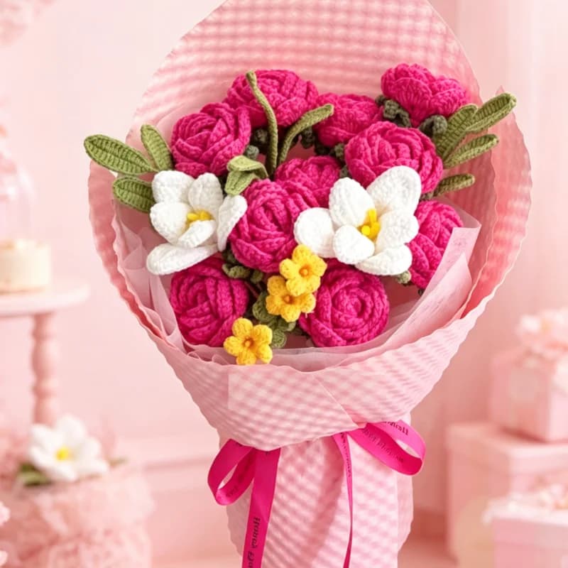 Bouquet floral en crochet de roses exquises, fait main et créatif - un cadeau floral intemporel pour la Saint-Valentin ou la Fête des Mères.