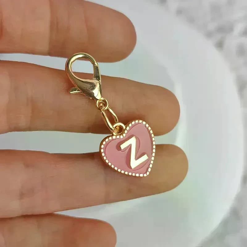 Porte-clés en forme de cœur avec 26 lettres de l'alphabet mignon