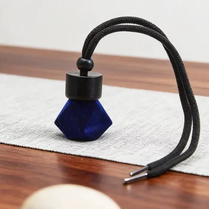 1 pièce Diffuseur de parfum en peluche bleue, flacon pendentif vide en verre pour aromathérapie auto