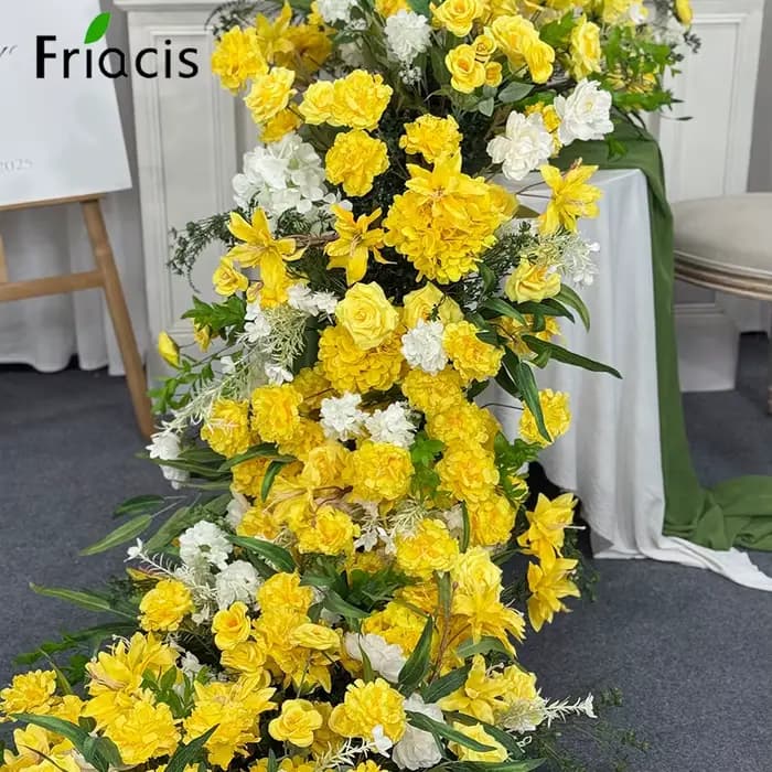 Arrangement Floral d'hortensia camélia jaune, arrière-plan de mariage en plein air, cadre en arc de fleurs, décor de Table d'événement, canapé, accessoire de scène