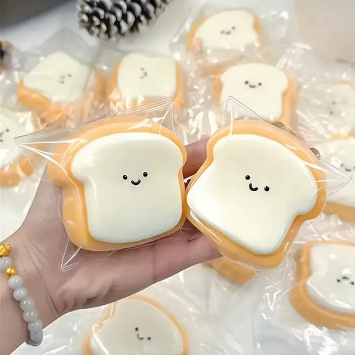 1 pièce Toast Ultra-Doux et Moelleux, Accessoire Anti-Stress pour Fêtes d'Anniversaire, Cadeau de Noël pour Collègues et Étudiants