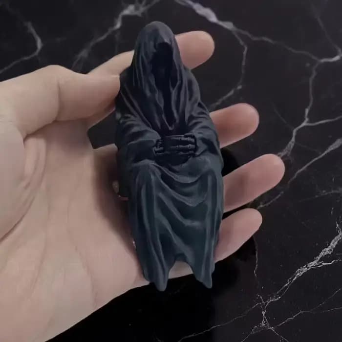 Le dieu mort assis est un cadeau parfait pour les vacances comme Halloween et convient aux étagères intérieures, etc.