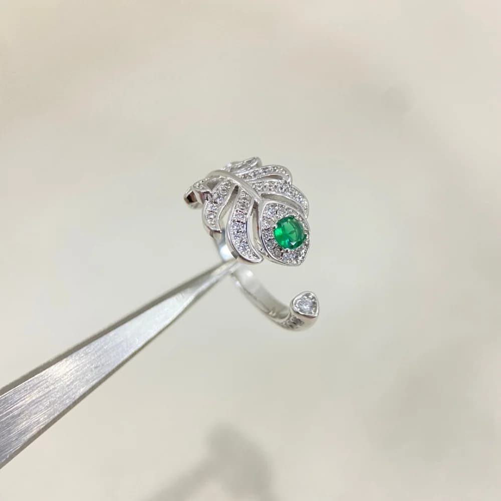 Bague pour femme tendance, design unique, détail plume, accessoire de bijouterie pour femmes élégant