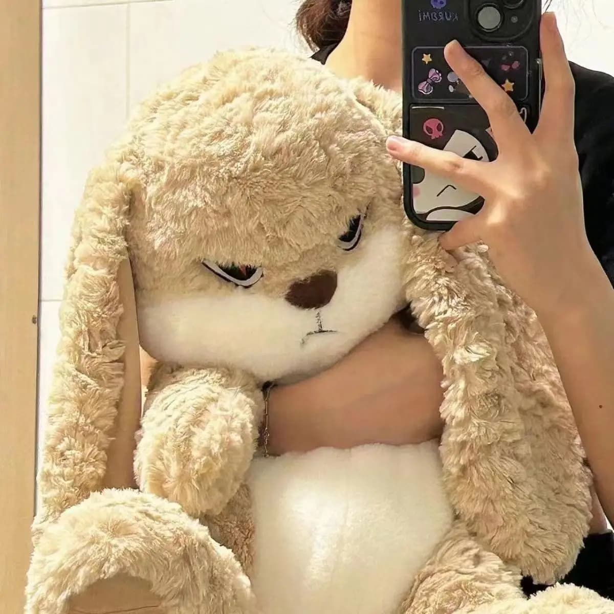 Jouet en peluche lapin en colère de grande taille