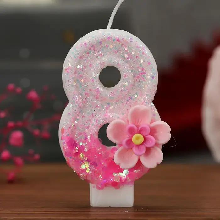 Décoration de fête, bougie en forme de chiffre