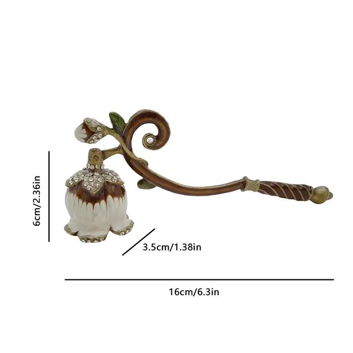 Éteignoir de bougie en métal avec long manche pour amateurs de bougies, décoration intérieure élégante, idéal pour fêtes et cadeaux