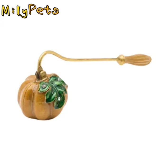 Éteignoir à bougie en forme de citrouille vintage pour aromathérapie avec manche long et finition en alliage de zinc pour occasions spéciales et décoration maison automnale