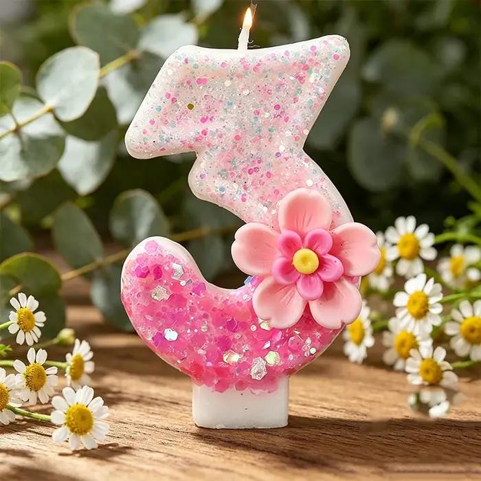 Décoration de fête, bougie en forme de chiffre