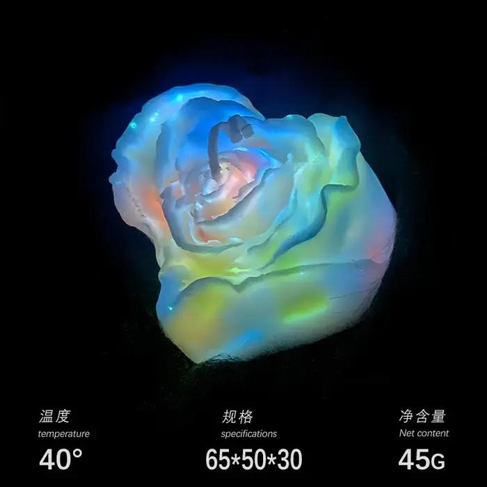 Bougies lumineuses à basse température qui brillent dans la nuit